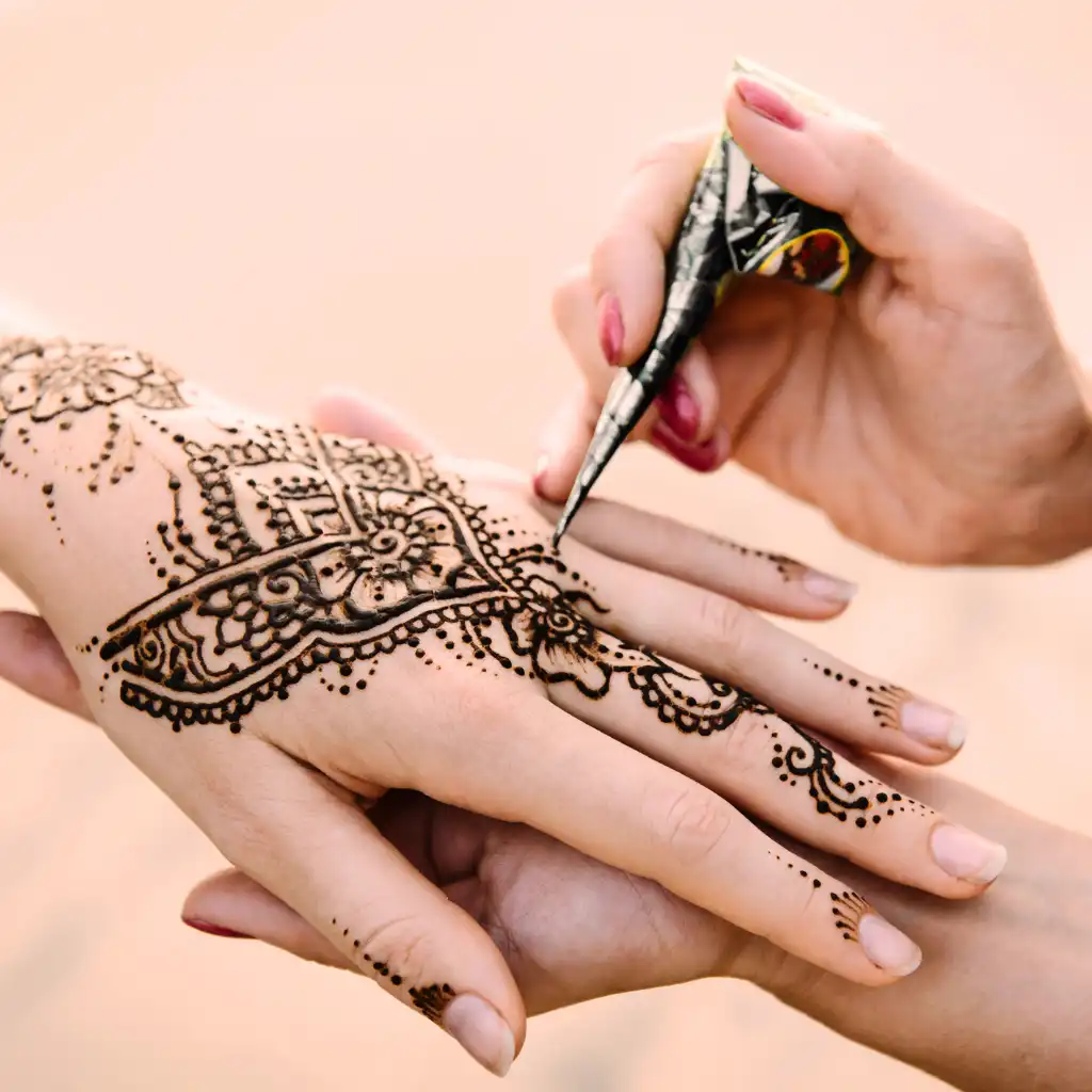 Luxury Bridal Henna (1 Hour) - Image 3